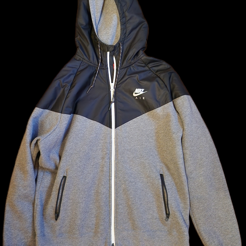 Nike Men's Black and Gray Windbreaker